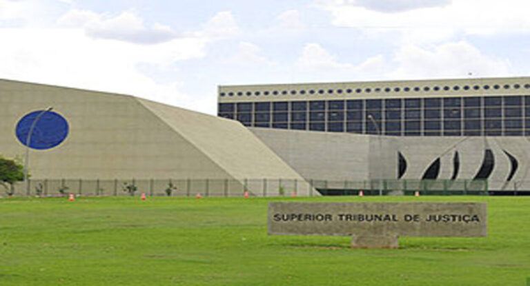 Construtora deve pagar taxa de manutenção à empresa de administração de loteamento