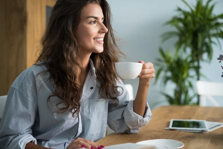 Energético ou café? Qual a melhor opção para seu dia a dia?